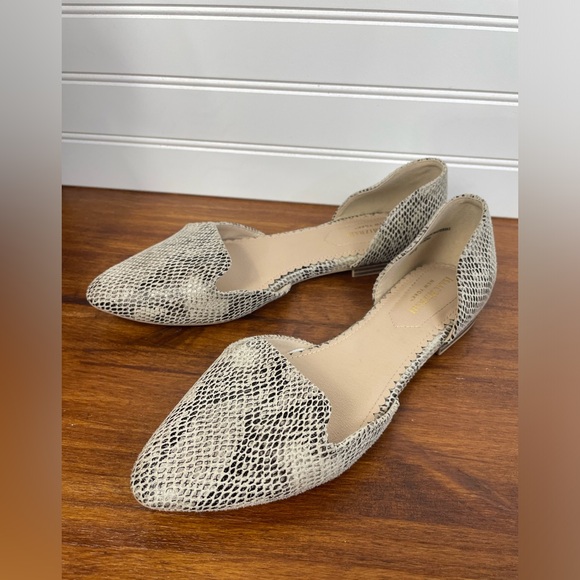 Isaac Mizrahi Shoes - Isaac Mizrahi Snakeskin Print Low Heel Slip-on Flats Size 8 Women’s EUC